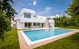 Villa East Estepona € 2.495.000,-