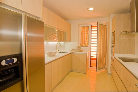 Spanje - Costa del Sol - Bankbeslag - Sotogrande jachthaven appartementen - voorbeeld keuken